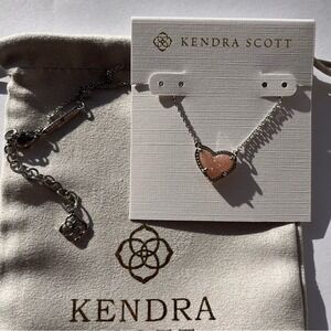 ✨New Kendra Scott Ari Heart Silver Necklace in Pink Drusy💝